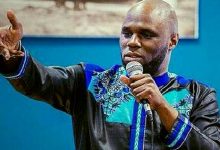 Kémi Séba lors d’un rassemblement panafricaniste en 2016