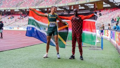 Athlètes sud-africain et kenyan après une épreuve en 2024