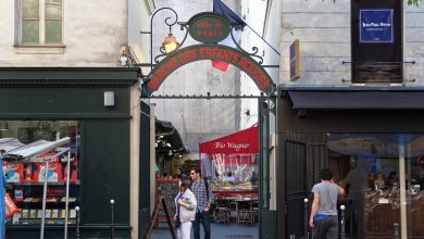 Entrée du marché des Enfants-Rouges à Paris en 2016, photographie d’archive