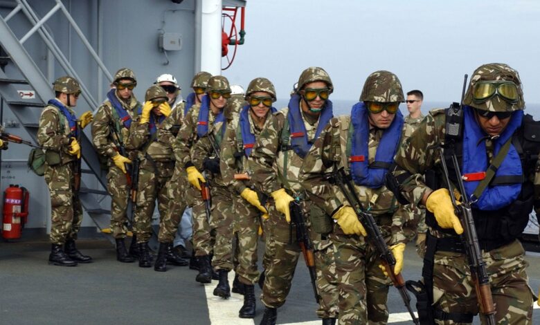Militaires de la marine algérienne lors d’un exercice en 2007
